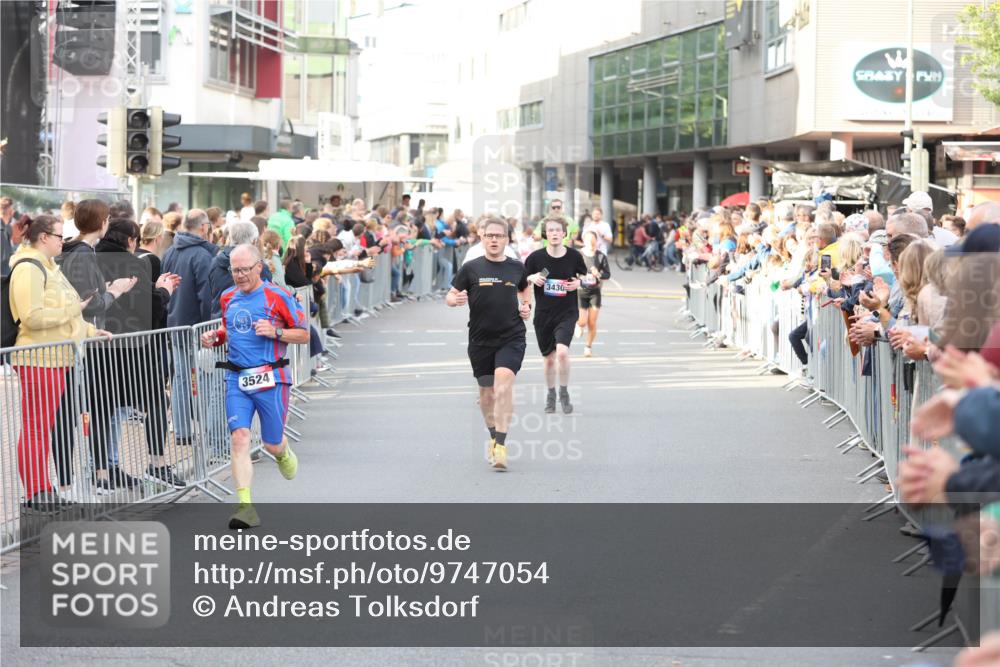 12.06.2026 - Holstenköstenlauf Andreas Tolksdorf http://msf.ph/oto/9747054 12.06.2026 19:51:36 Laufen 3524, 3430 meine-sportfotos.de
