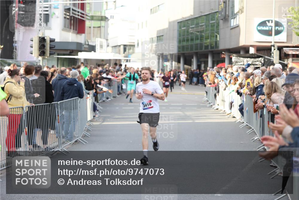 12.06.2026 - Holstenköstenlauf Andreas Tolksdorf http://msf.ph/oto/9747073 12.06.2026 19:51:45 Laufen 3416 meine-sportfotos.de