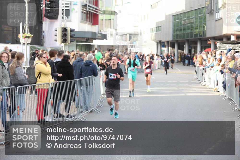 12.06.2026 - Holstenköstenlauf Andreas Tolksdorf http://msf.ph/oto/9747074 12.06.2026 19:51:49 Laufen 4518, 4226 meine-sportfotos.de