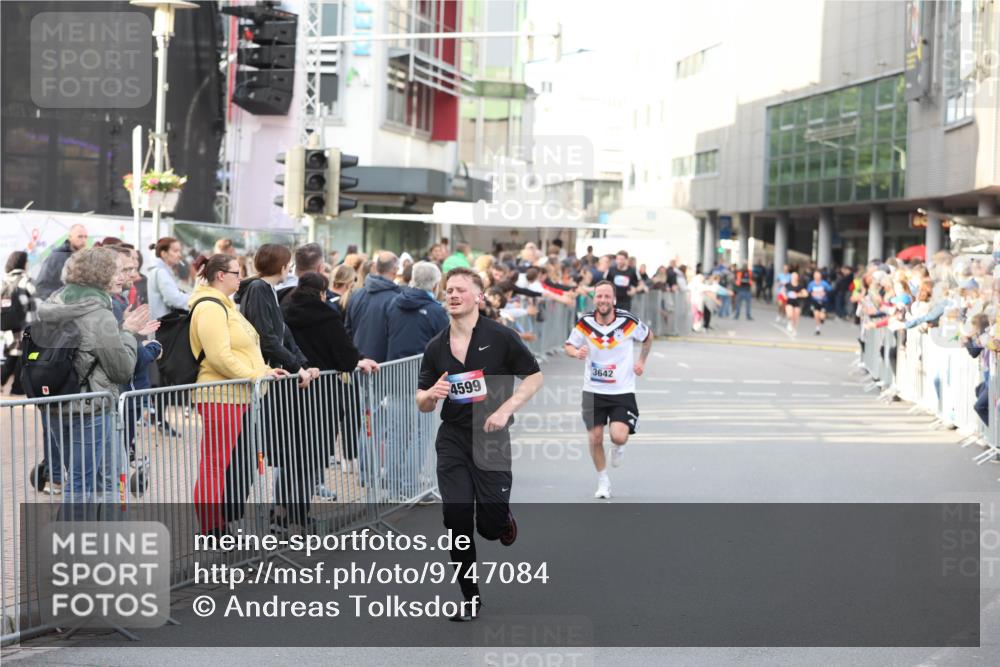 12.06.2026 - Holstenköstenlauf Andreas Tolksdorf http://msf.ph/oto/9747084 12.06.2026 19:51:58 Laufen 4599, 3642 meine-sportfotos.de