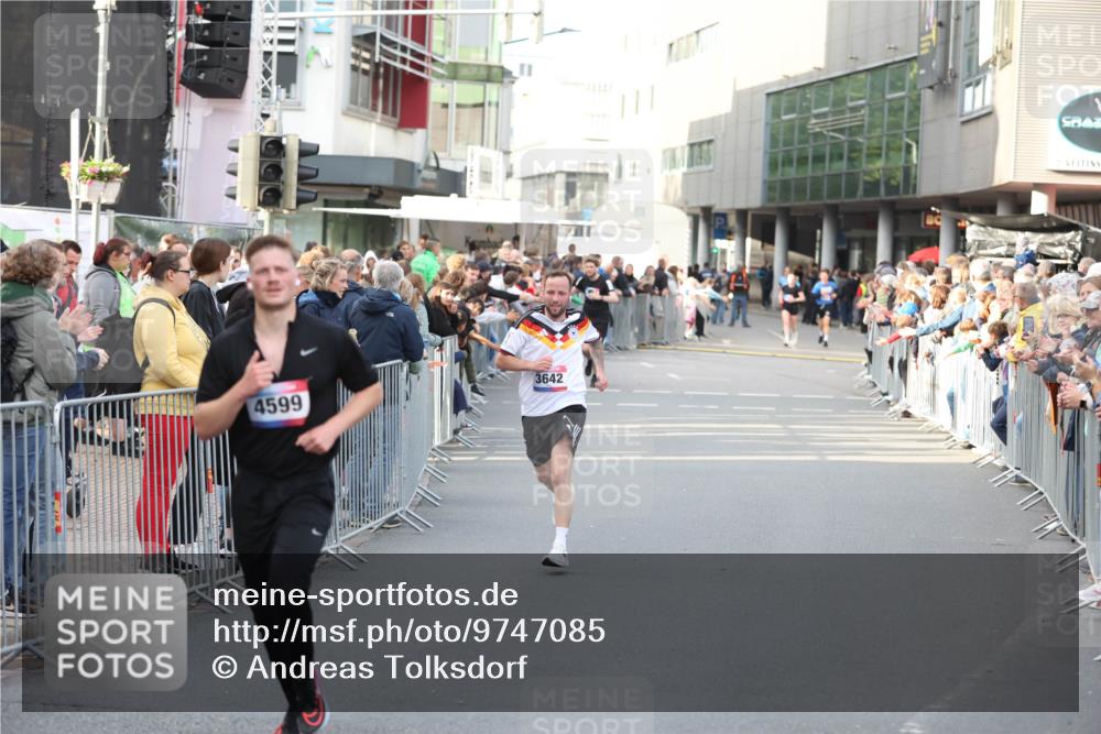 12.06.2026 - Holstenköstenlauf Andreas Tolksdorf http://msf.ph/oto/9747085 12.06.2026 19:51:59 Laufen 4599, 3642 meine-sportfotos.de