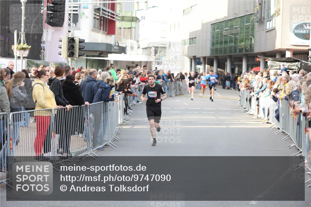 12.06.2026 - Holstenköstenlauf Andreas Tolksdorf http://msf.ph/oto/9747090 12.06.2026 19:52:04 Laufen 4083 meine-sportfotos.de