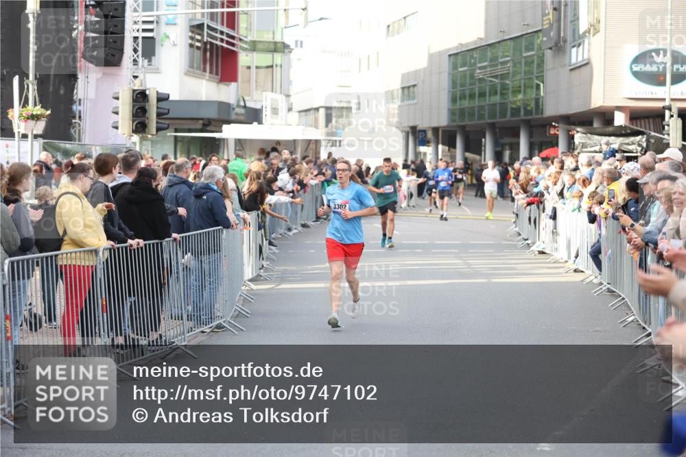 12.06.2026 - Holstenköstenlauf Andreas Tolksdorf http://msf.ph/oto/9747102 12.06.2026 19:52:15 Laufen 3302 meine-sportfotos.de