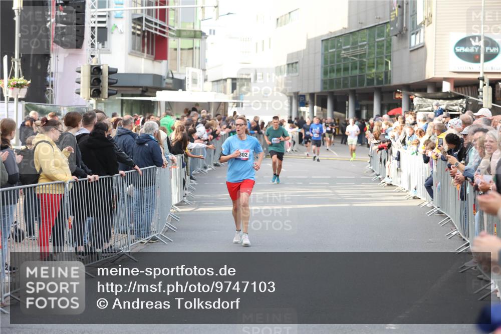 12.06.2026 - Holstenköstenlauf Andreas Tolksdorf http://msf.ph/oto/9747103 12.06.2026 19:52:15 Laufen 302 meine-sportfotos.de