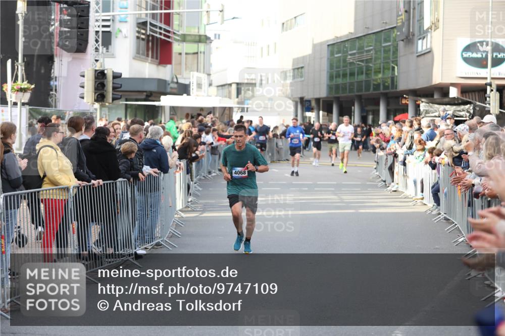 12.06.2026 - Holstenköstenlauf Andreas Tolksdorf http://msf.ph/oto/9747109 12.06.2026 19:52:19 Laufen 4068 meine-sportfotos.de