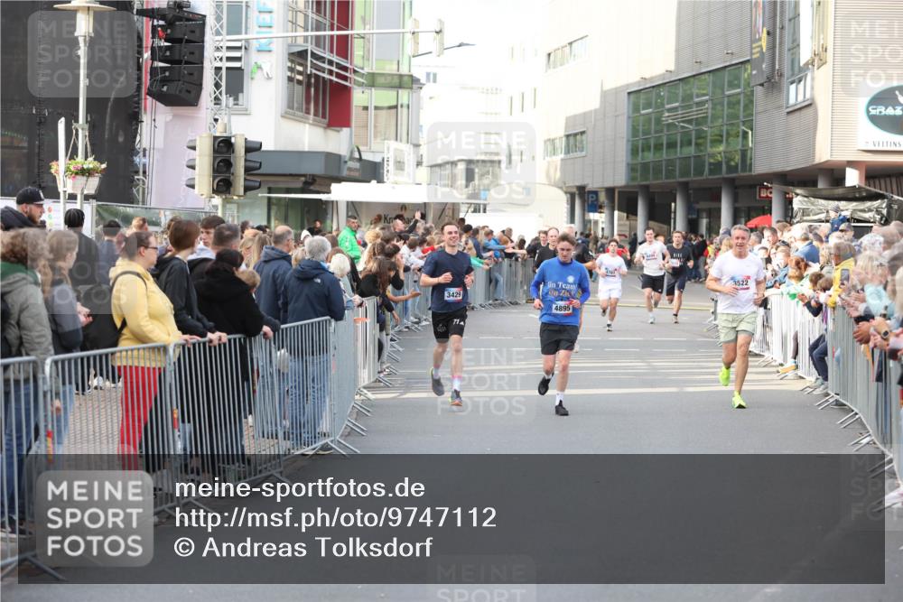 12.06.2026 - Holstenköstenlauf Andreas Tolksdorf http://msf.ph/oto/9747112 12.06.2026 19:52:26 Laufen 3429, 4895, 4761, 714, 3522 meine-sportfotos.de