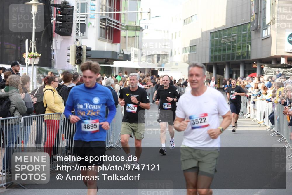12.06.2026 - Holstenköstenlauf Andreas Tolksdorf http://msf.ph/oto/9747121 12.06.2026 19:52:31 Laufen 4895, 3106, 4923, 3522, 3518 meine-sportfotos.de