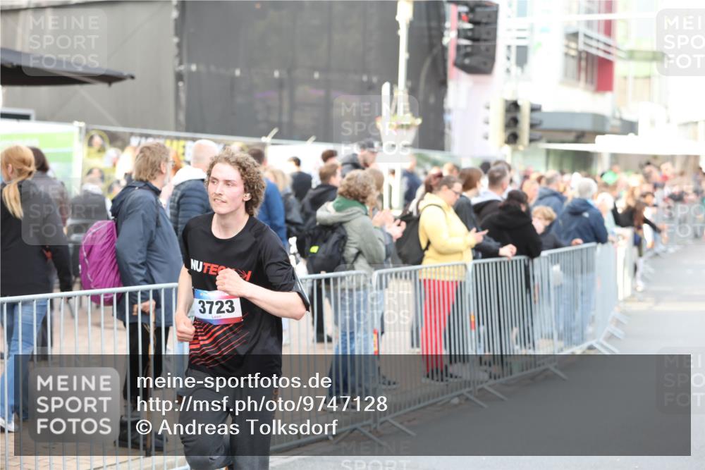 12.06.2026 - Holstenköstenlauf Andreas Tolksdorf http://msf.ph/oto/9747128 12.06.2026 19:52:38 Laufen 3723 meine-sportfotos.de