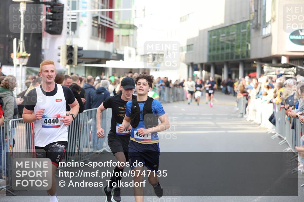 12.06.2026 - Holstenköstenlauf Andreas Tolksdorf http://msf.ph/oto/9747135 12.06.2026 19:52:45 Laufen 4440, 5, 4871 meine-sportfotos.de