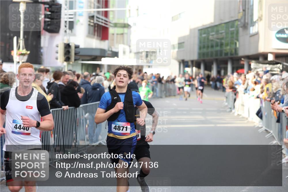 12.06.2026 - Holstenköstenlauf Andreas Tolksdorf http://msf.ph/oto/9747136 12.06.2026 19:52:45 Laufen 4440, 4871 meine-sportfotos.de