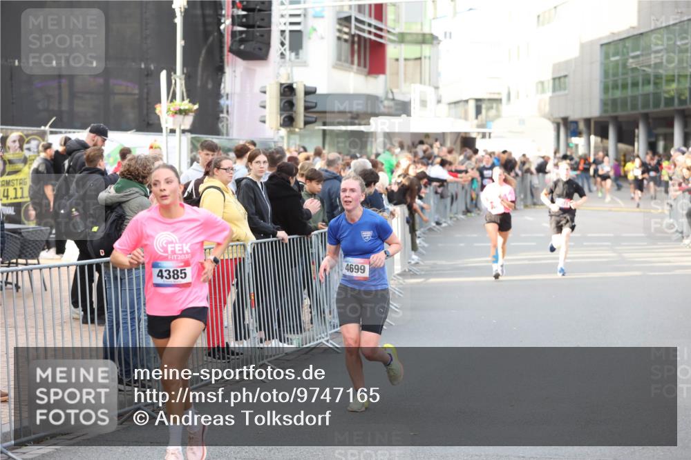 12.06.2026 - Holstenköstenlauf Andreas Tolksdorf http://msf.ph/oto/9747165 12.06.2026 19:53:11 Laufen 14, 11, 2030, 4385, 4699 meine-sportfotos.de