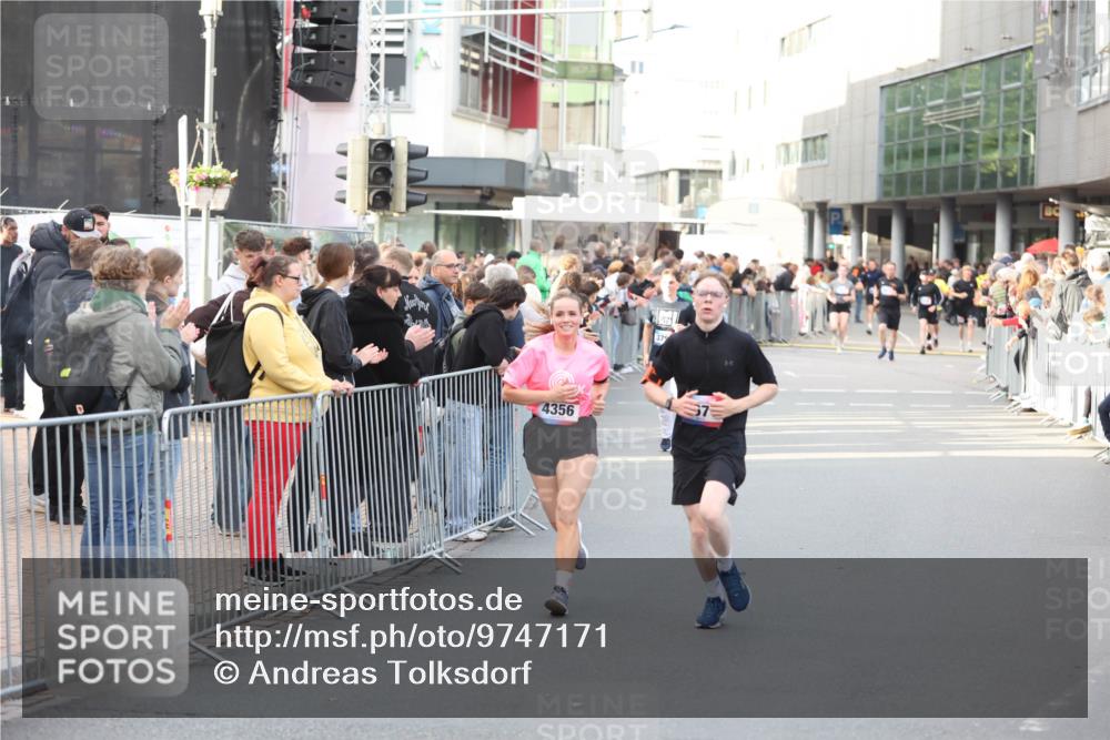 12.06.2026 - Holstenköstenlauf Andreas Tolksdorf http://msf.ph/oto/9747171 12.06.2026 19:53:15 Laufen 4356 meine-sportfotos.de