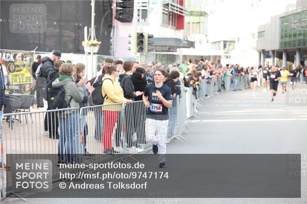 12.06.2026 - Holstenköstenlauf Andreas Tolksdorf http://msf.ph/oto/9747174 12.06.2026 19:53:18 Laufen 14, 11, 26, 3758 meine-sportfotos.de