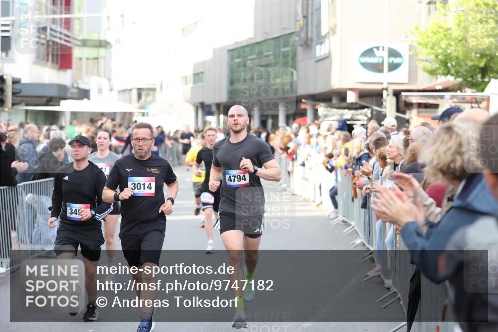 12.06.2026 - Holstenköstenlauf Andreas Tolksdorf http://msf.ph/oto/9747182 12.06.2026 19:53:26 Laufen 345, 3014, 4794 meine-sportfotos.de