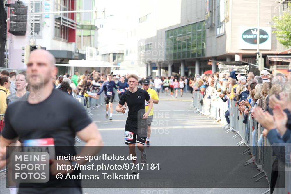 12.06.2026 - Holstenköstenlauf Andreas Tolksdorf http://msf.ph/oto/9747184 12.06.2026 19:53:28 Laufen 4794, 3550, 72 meine-sportfotos.de