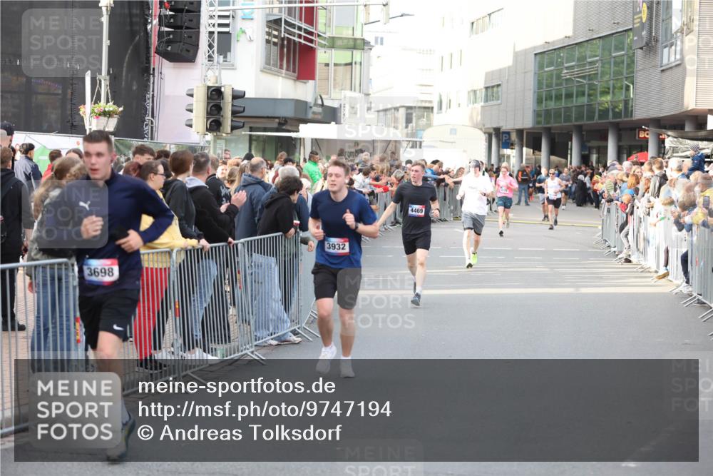 12.06.2026 - Holstenköstenlauf Andreas Tolksdorf http://msf.ph/oto/9747194 12.06.2026 19:53:34 Laufen 3698, 3932, 4469 meine-sportfotos.de