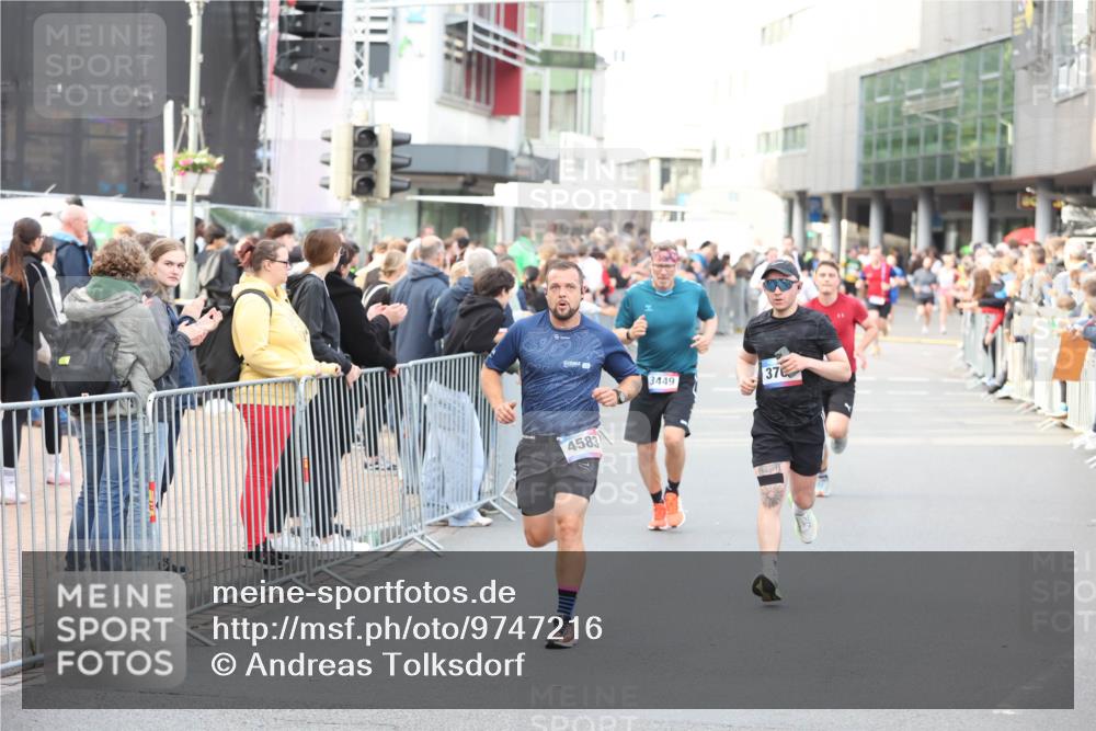 12.06.2026 - Holstenköstenlauf Andreas Tolksdorf http://msf.ph/oto/9747216 12.06.2026 19:53:58 Laufen 4583, 3449, 37 meine-sportfotos.de