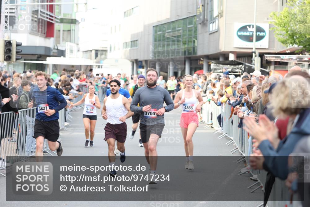 12.06.2026 - Holstenköstenlauf Andreas Tolksdorf http://msf.ph/oto/9747234 12.06.2026 19:54:13 Laufen 4865, 3827, 4444, 3704 meine-sportfotos.de