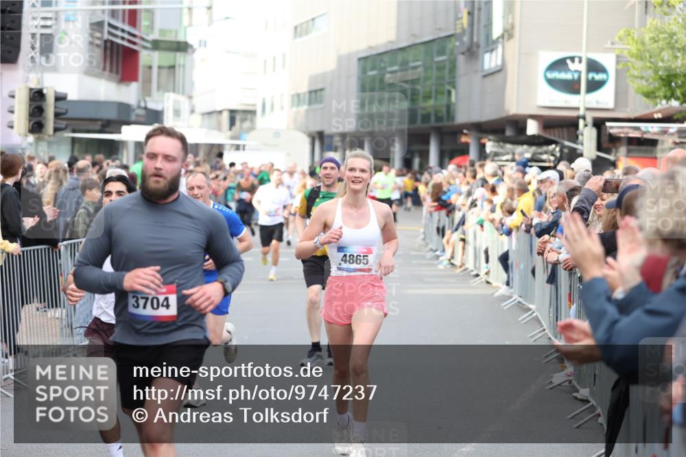 12.06.2026 - Holstenköstenlauf Andreas Tolksdorf http://msf.ph/oto/9747237 12.06.2026 19:54:15 Laufen 3704, 4865 meine-sportfotos.de