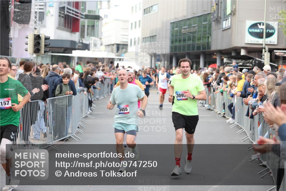12.06.2026 - Holstenköstenlauf Andreas Tolksdorf http://msf.ph/oto/9747250 12.06.2026 19:54:26 Laufen 157, 3455, 309 meine-sportfotos.de