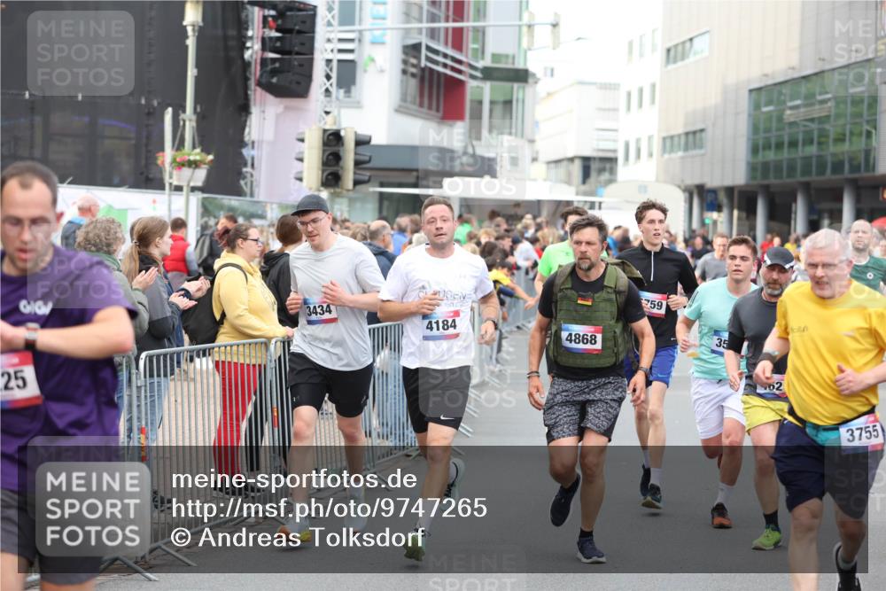 12.06.2026 - Holstenköstenlauf Andreas Tolksdorf http://msf.ph/oto/9747265 12.06.2026 19:54:40 Laufen 33, 3434, 4184, 25, 4868, 759, 35, 62, 3755 meine-sportfotos.de