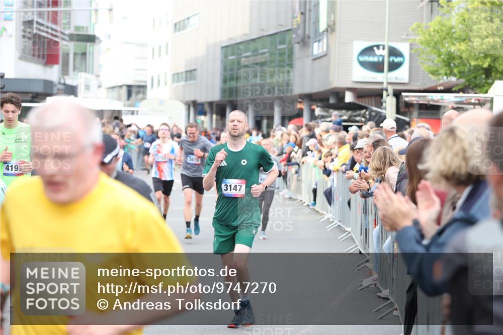 12.06.2026 - Holstenköstenlauf Andreas Tolksdorf http://msf.ph/oto/9747270 12.06.2026 19:54:42 Laufen 419, 3147 meine-sportfotos.de