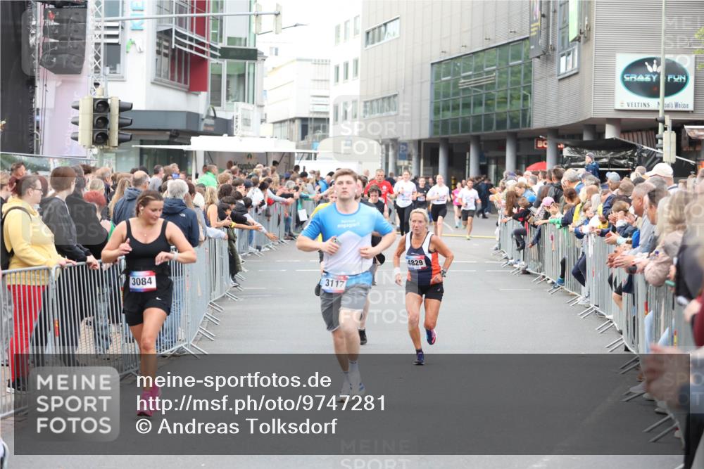 12.06.2026 - Holstenköstenlauf Andreas Tolksdorf http://msf.ph/oto/9747281 12.06.2026 19:54:55 Laufen 3084, 3117, 4829 meine-sportfotos.de