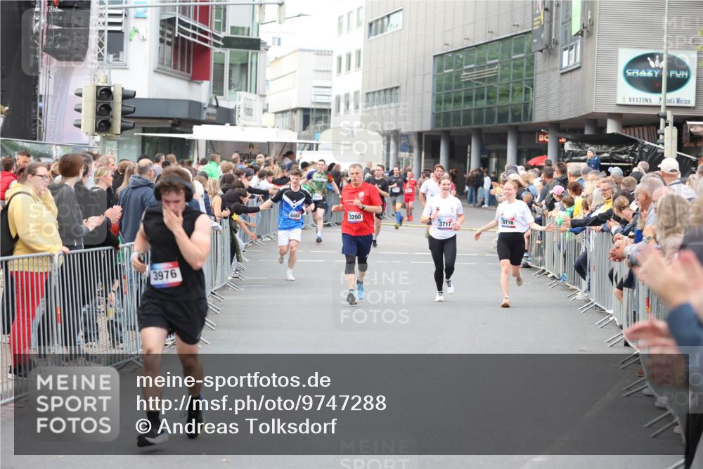 12.06.2026 - Holstenköstenlauf Andreas Tolksdorf http://msf.ph/oto/9747288 12.06.2026 19:55:00 Laufen 3976, 4460, 3200, 3717, 3716 meine-sportfotos.de