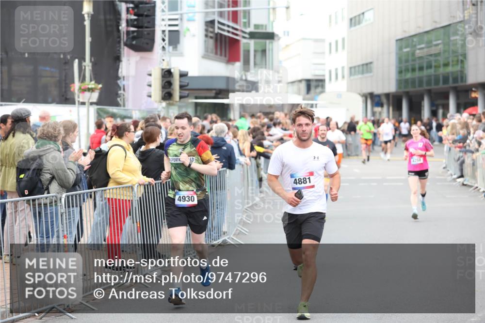 12.06.2026 - Holstenköstenlauf Andreas Tolksdorf http://msf.ph/oto/9747296 12.06.2026 19:55:08 Laufen 4930, 4881 meine-sportfotos.de