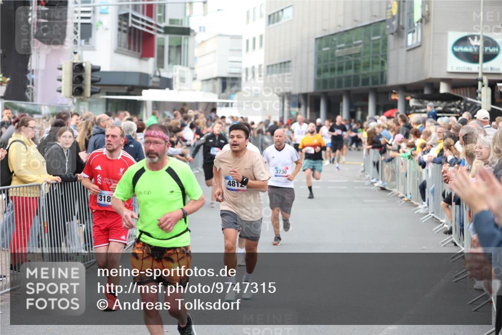 12.06.2026 - Holstenköstenlauf Andreas Tolksdorf http://msf.ph/oto/9747315 12.06.2026 19:55:21 Laufen 318, 4812, 3730 meine-sportfotos.de