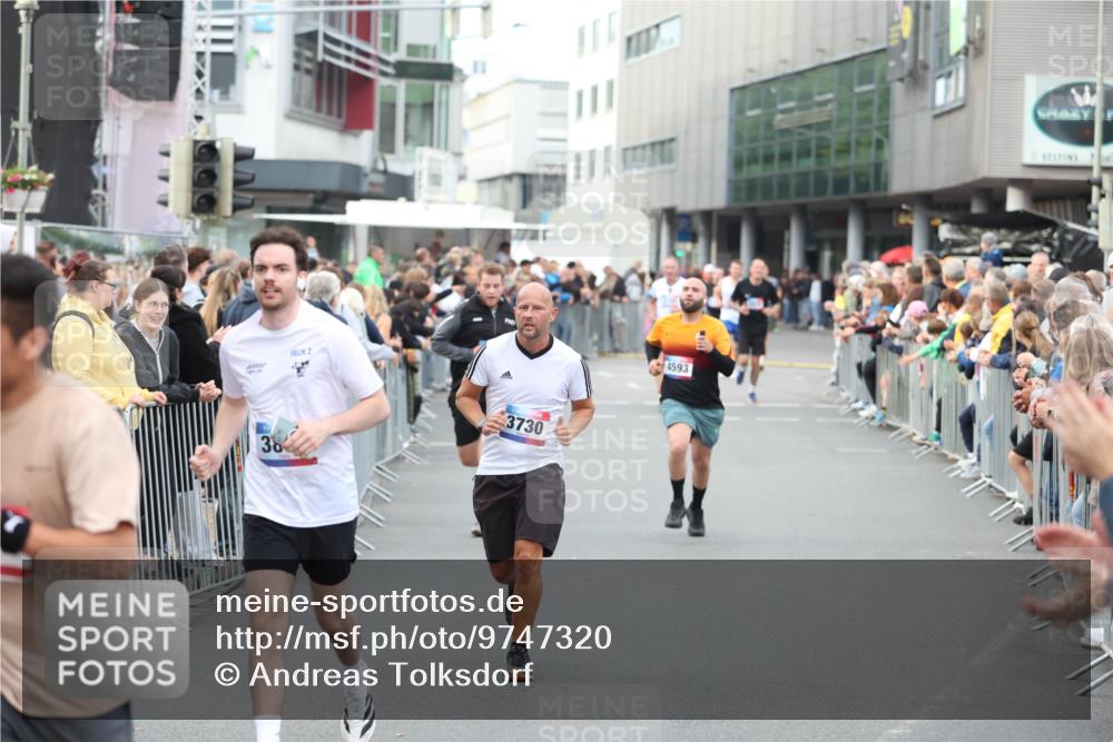 12.06.2026 - Holstenköstenlauf Andreas Tolksdorf http://msf.ph/oto/9747320 12.06.2026 19:55:23 Laufen 38, 3730, 4593 meine-sportfotos.de