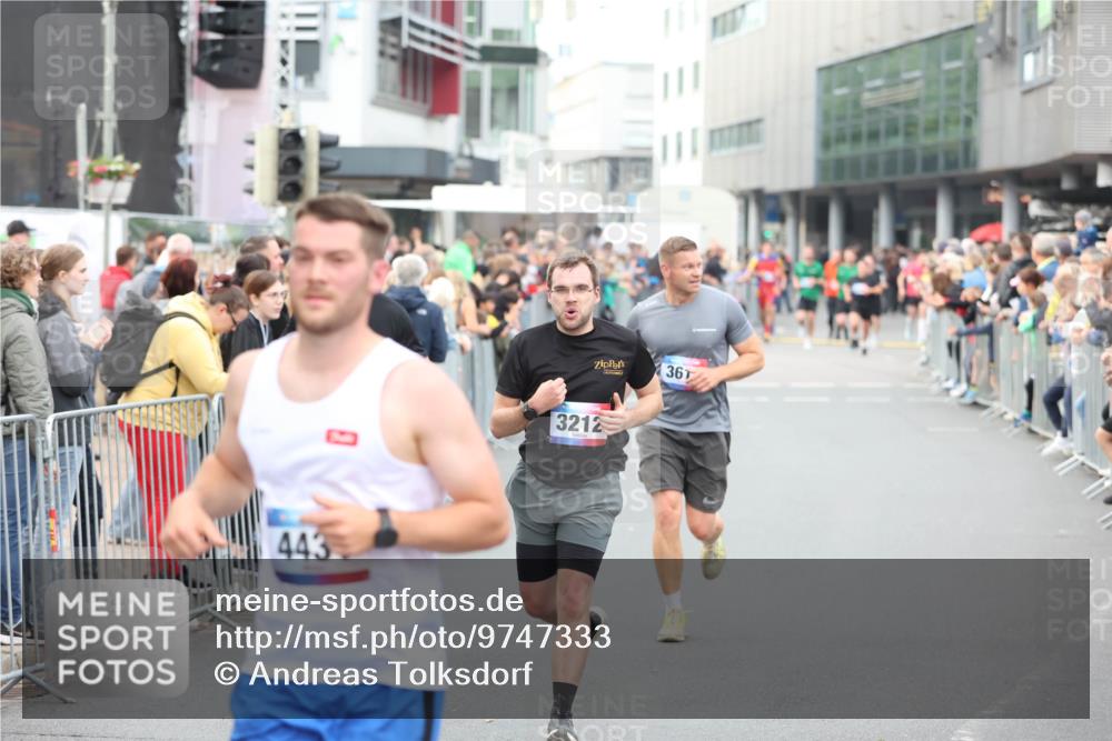 12.06.2026 - Holstenköstenlauf Andreas Tolksdorf http://msf.ph/oto/9747333 12.06.2026 19:55:35 Laufen 443, 3212, 36 meine-sportfotos.de