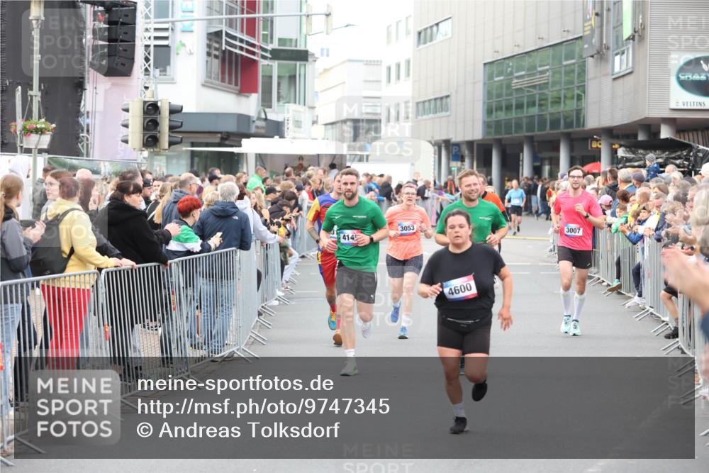 12.06.2026 - Holstenköstenlauf Andreas Tolksdorf http://msf.ph/oto/9747345 12.06.2026 19:55:47 Laufen 3053, 4145, 4600, 3007 meine-sportfotos.de