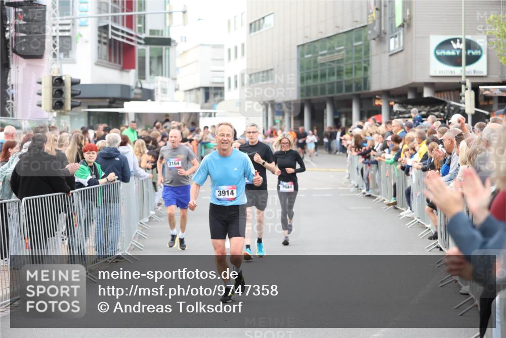 12.06.2026 - Holstenköstenlauf Andreas Tolksdorf http://msf.ph/oto/9747358 12.06.2026 19:56:03 Laufen 3164, 3914, 4544 meine-sportfotos.de