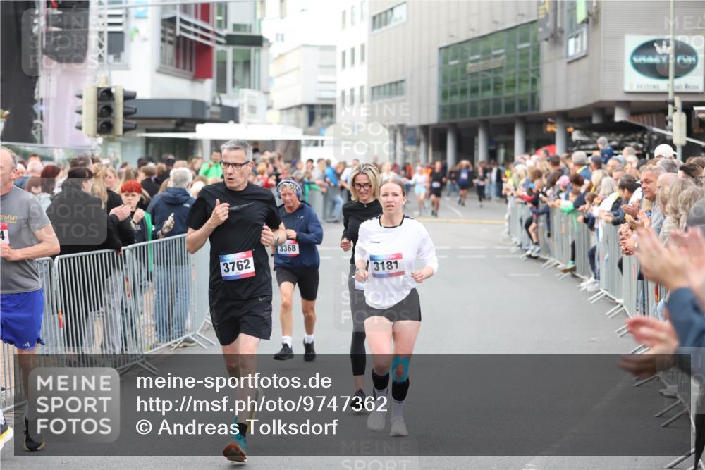 12.06.2026 - Holstenköstenlauf Andreas Tolksdorf http://msf.ph/oto/9747362 12.06.2026 19:56:06 Laufen 3762, 3368, 3181 meine-sportfotos.de