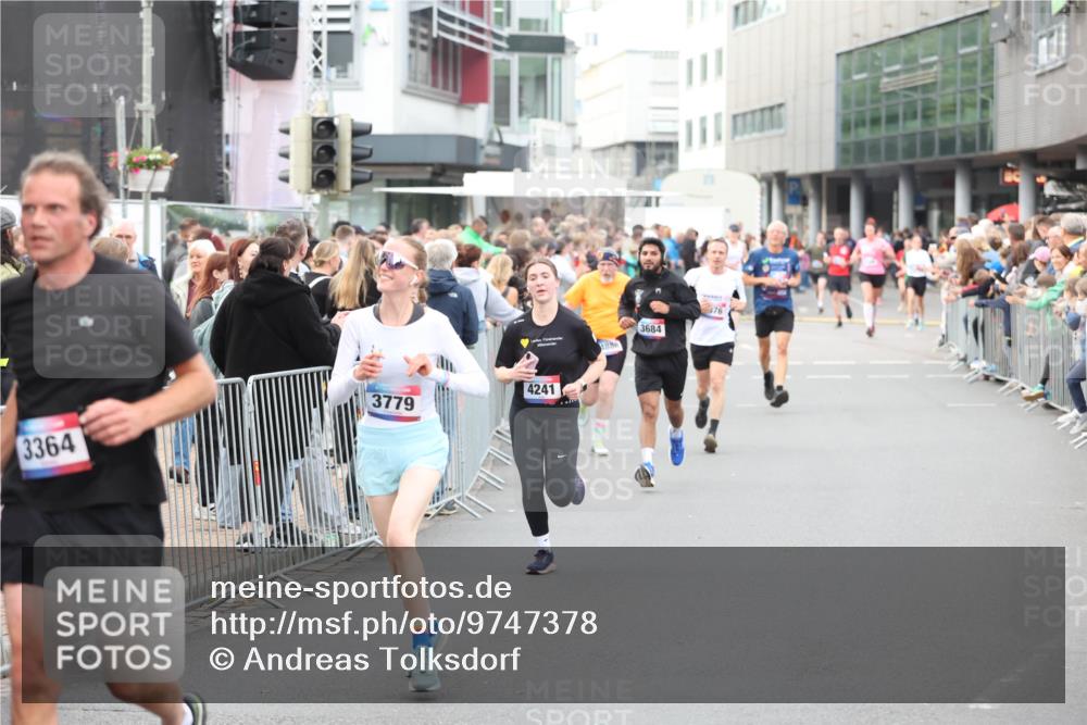 12.06.2026 - Holstenköstenlauf Andreas Tolksdorf http://msf.ph/oto/9747378 12.06.2026 19:56:23 Laufen 1896, 3684, 76, 3364, 3779, 4241 meine-sportfotos.de