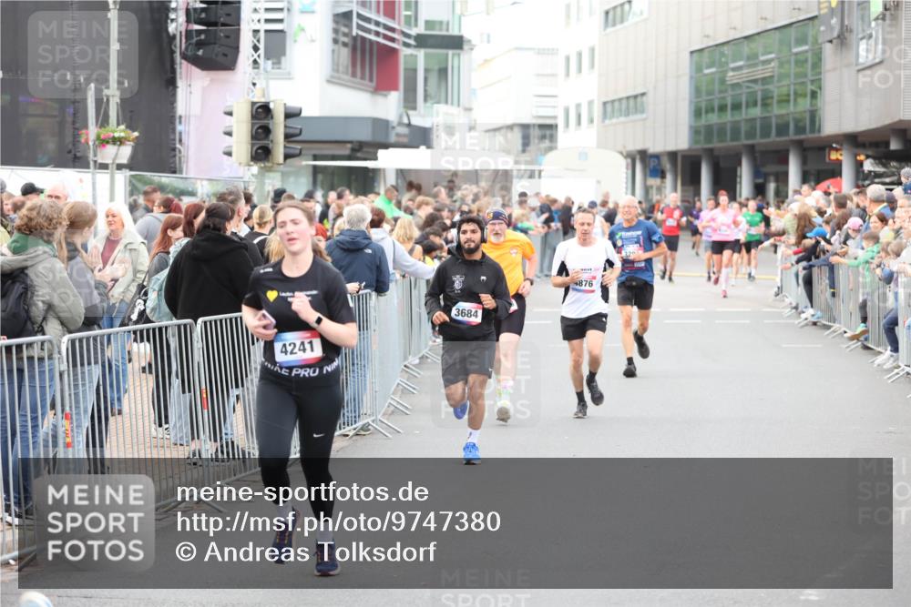 12.06.2026 - Holstenköstenlauf Andreas Tolksdorf http://msf.ph/oto/9747380 12.06.2026 19:56:24 Laufen 4241, 3684, 4876 meine-sportfotos.de
