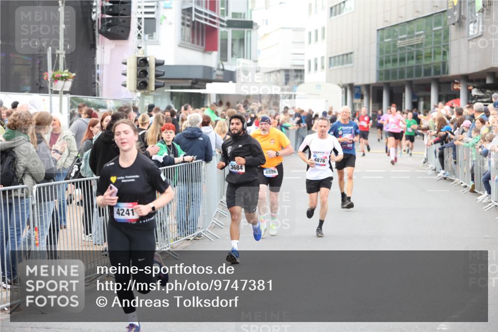 12.06.2026 - Holstenköstenlauf Andreas Tolksdorf http://msf.ph/oto/9747381 12.06.2026 19:56:24 Laufen 3684, 4888, 4241, 4876 meine-sportfotos.de