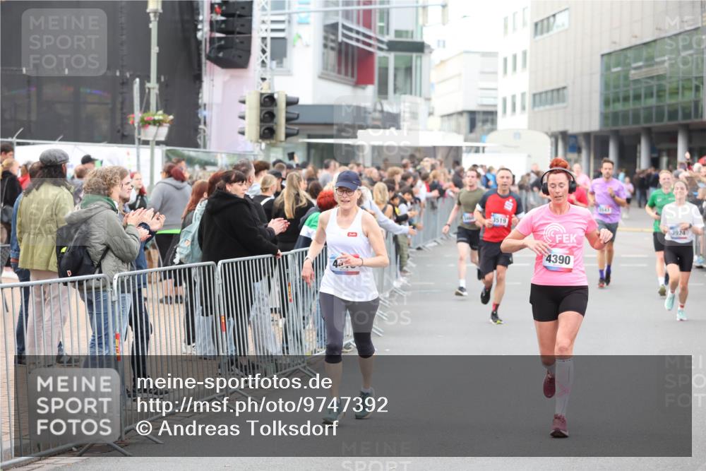 12.06.2026 - Holstenköstenlauf Andreas Tolksdorf http://msf.ph/oto/9747392 12.06.2026 19:56:32 Laufen 3519, 4390, 1543, 3924 meine-sportfotos.de