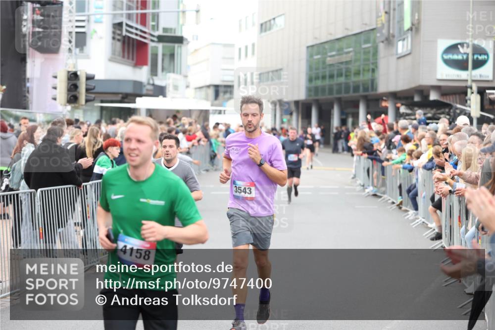 12.06.2026 - Holstenköstenlauf Andreas Tolksdorf http://msf.ph/oto/9747400 12.06.2026 19:56:39 Laufen 4158, 3543 meine-sportfotos.de