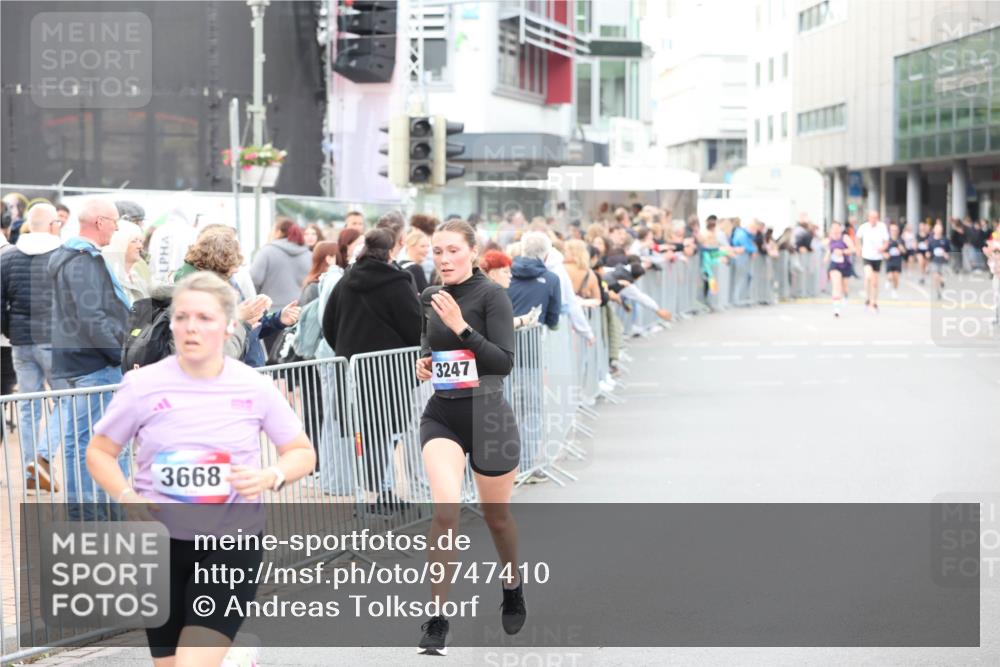 12.06.2026 - Holstenköstenlauf Andreas Tolksdorf http://msf.ph/oto/9747410 12.06.2026 19:56:50 Laufen 3668, 3247 meine-sportfotos.de