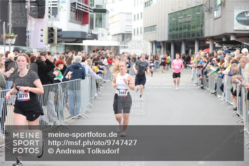 12.06.2026 - Holstenköstenlauf Andreas Tolksdorf http://msf.ph/oto/9747427 12.06.2026 19:57:12 Laufen 3070, 3483 meine-sportfotos.de