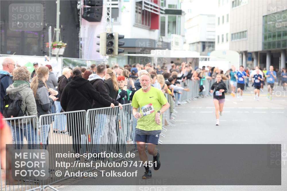 12.06.2026 - Holstenköstenlauf Andreas Tolksdorf http://msf.ph/oto/9747451 12.06.2026 19:57:34 Laufen 4928 meine-sportfotos.de