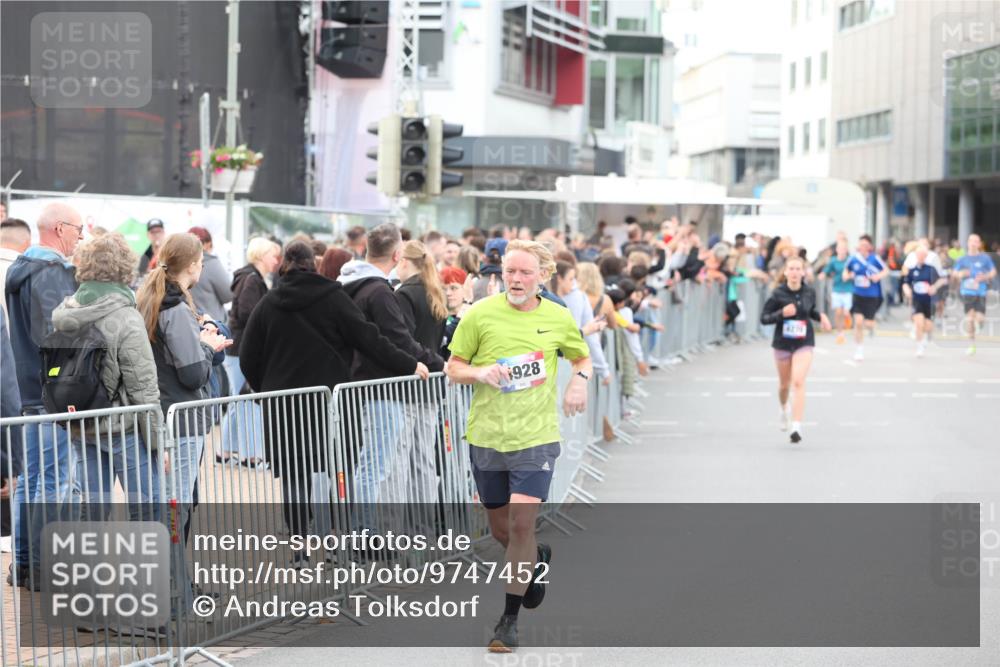 12.06.2026 - Holstenköstenlauf Andreas Tolksdorf http://msf.ph/oto/9747452 12.06.2026 19:57:34 Laufen 928 meine-sportfotos.de