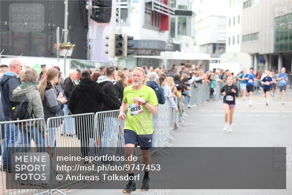12.06.2026 - Holstenköstenlauf Andreas Tolksdorf http://msf.ph/oto/9747453 12.06.2026 19:57:34 Laufen 4928 meine-sportfotos.de