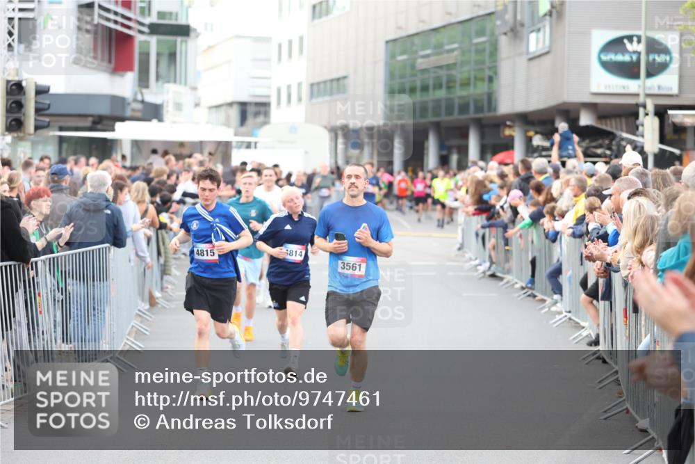 12.06.2026 - Holstenköstenlauf Andreas Tolksdorf http://msf.ph/oto/9747461 12.06.2026 19:57:43 Laufen 4815, 814, 3561 meine-sportfotos.de