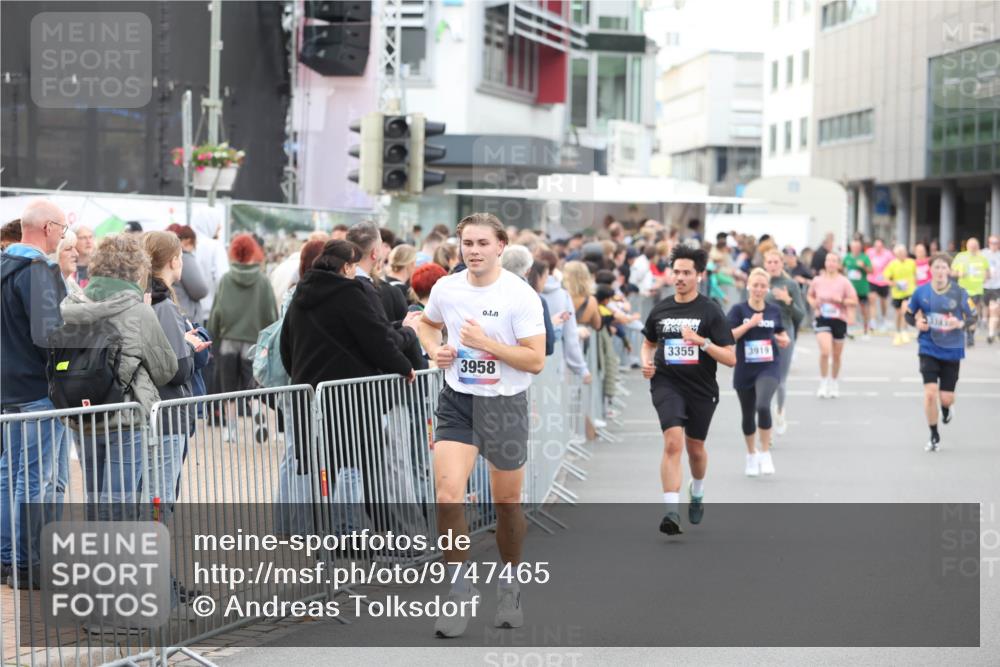 12.06.2026 - Holstenköstenlauf Andreas Tolksdorf http://msf.ph/oto/9747465 12.06.2026 19:57:48 Laufen 11, 3355, 3919, 3958 meine-sportfotos.de
