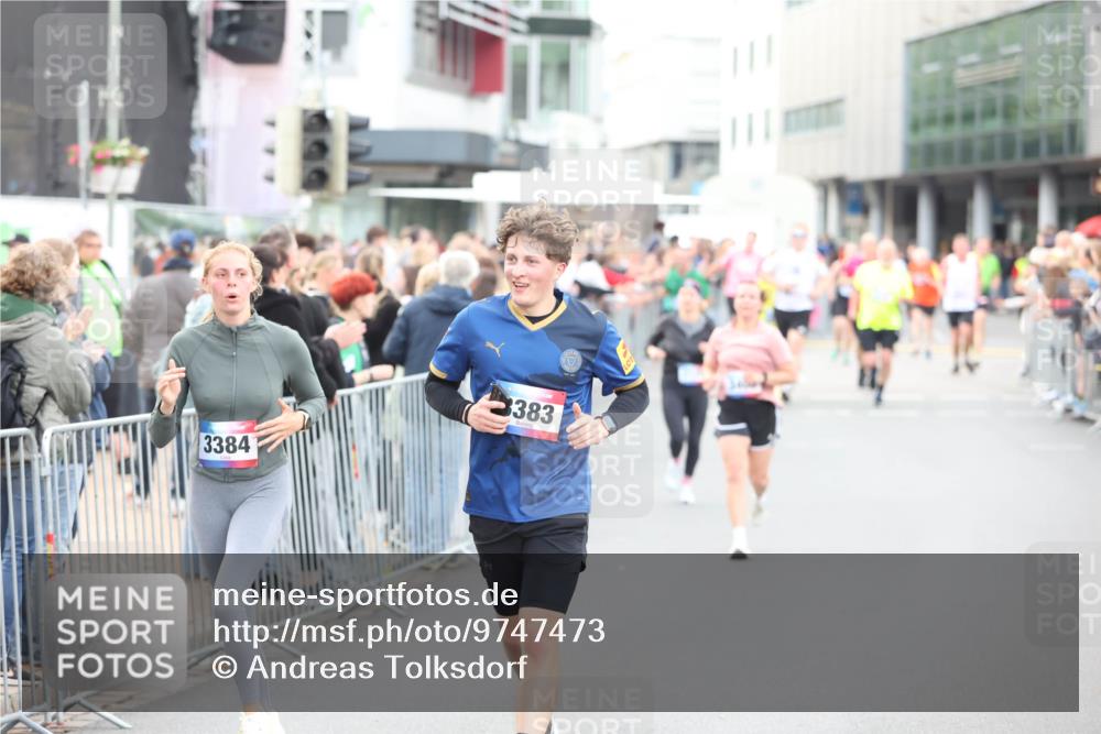 12.06.2026 - Holstenköstenlauf Andreas Tolksdorf http://msf.ph/oto/9747473 12.06.2026 19:57:53 Laufen 3384, 383 meine-sportfotos.de