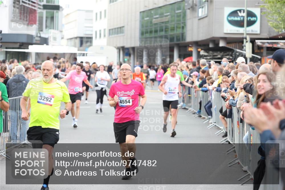 12.06.2026 - Holstenköstenlauf Andreas Tolksdorf http://msf.ph/oto/9747482 12.06.2026 19:58:01 Laufen 3292, 4554, 4443 meine-sportfotos.de