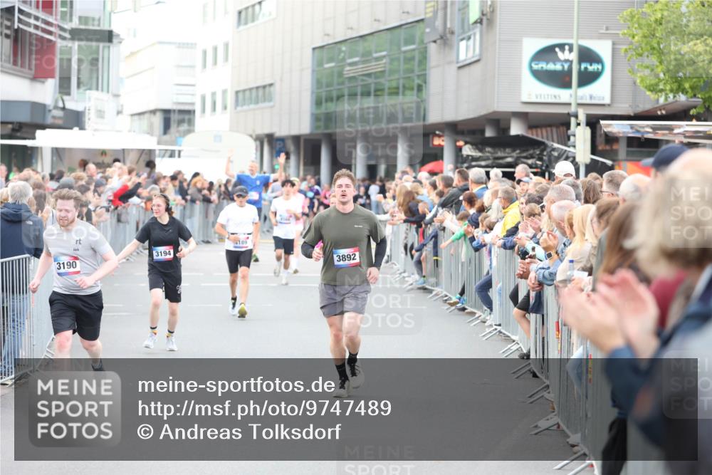 12.06.2026 - Holstenköstenlauf Andreas Tolksdorf http://msf.ph/oto/9747489 12.06.2026 19:58:12 Laufen 3194, 189, 3190, 3892 meine-sportfotos.de